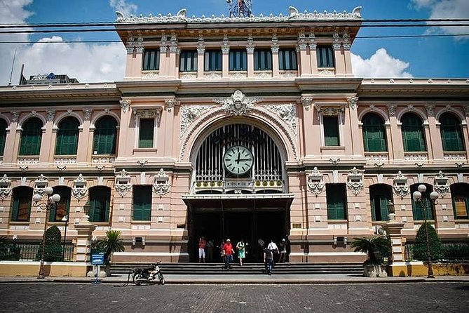 1-Day Ho Chi Minh City & Cu Chi Tunnels-Deluxe Group Of 10 Max - What the Guide Adds
