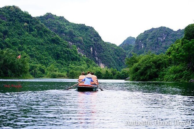 1 Day Luxury Tour in Bai Dinh, Trang An and Mua Cave From Hanoi - Vietnamese lunch and the question of value