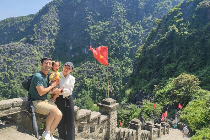 1 Day Luxury Tour in Bai Dinh, Trang An and Mua Cave From Hanoi - Trang An Grottoes: the finest two hours of the day