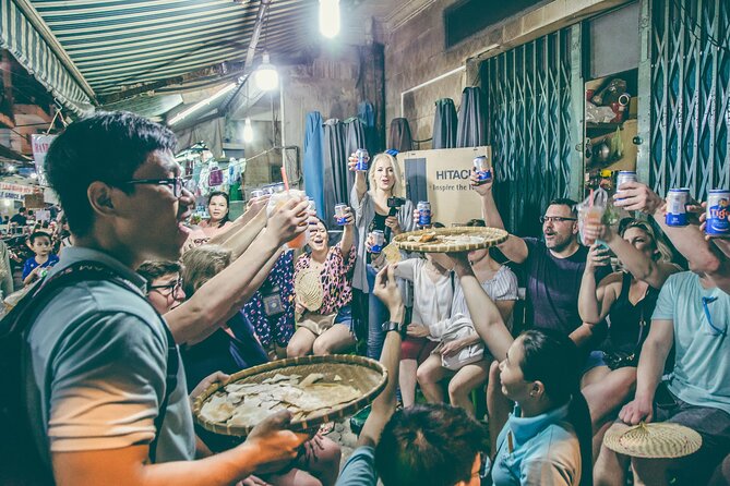 12 Tasting Street Food & Sightseeing By Scooter with Student - Nguyen Thien Thuat and Saigon’s old apartment life