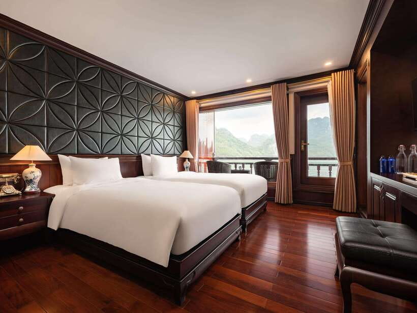 2-Day: Halong Lan Ha Bay 5 Stars Cruises w/Balcony & Bathtub - Sunrise Tai Chi and the short second morning