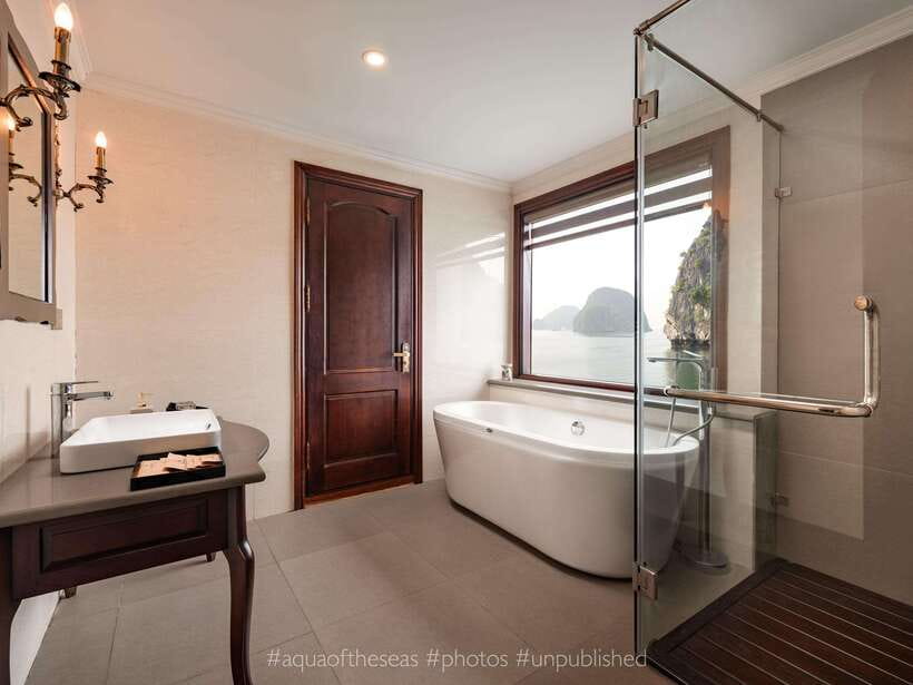 2-Day: Halong Lan Ha Bay 5 Stars Cruises w/Balcony & Bathtub - From Hanoi to Tuan Chau Wharf