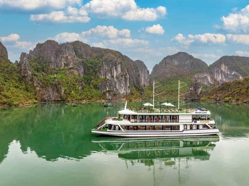 2-Day: Hanoi - Ninh Binh - Halong Bay Luxury Cruise - Sung Sot Cave and the crowds underground