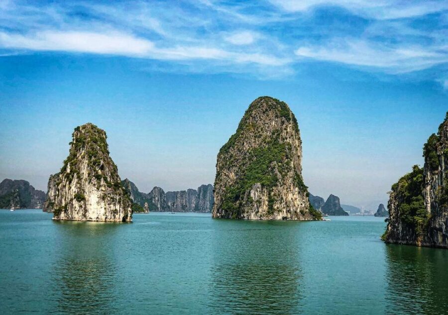 2-Day: Hanoi - Ninh Binh - Halong Bay Luxury Cruise - Luon Cave by kayak or bamboo boat