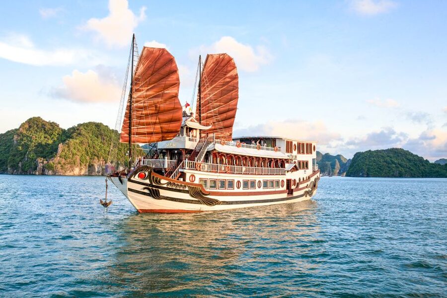 2-Day Royal Palace Ha Long Bay & Ti Top Island Cruise - Lunch among Ha Long Bay’s limestone towers