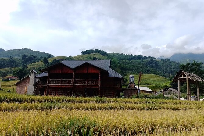 2-Day Sapa Guided Tour Slipping in Homestay From Hanoi - Lunch, Sapa market, and the long ride home