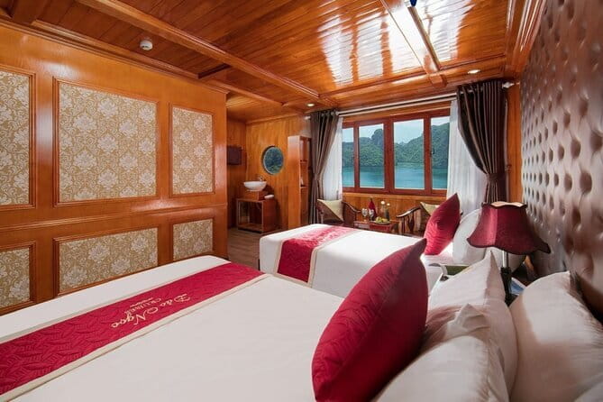 2 Days 1 Night Lan Ha, Ha Long Bay Tour With Licensed Guide - Kayaking through Lan Ha Bay and its caves