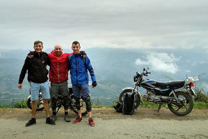 3D2N TOUR WITH EASYRIDERS 150cc (group 4-10Pax + private rooms) - Day two: Du Gia to Dong Van and the high passes