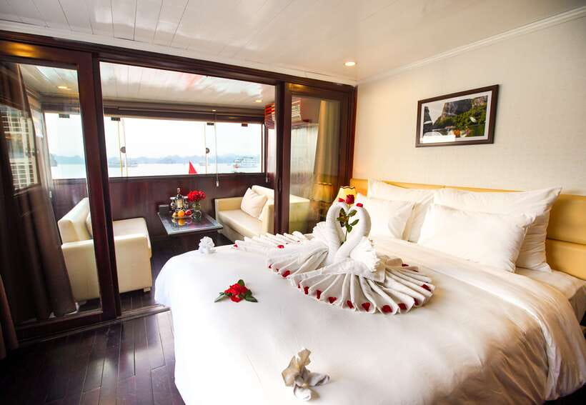 4-star Halong Paloma Cruise 2D1N Trip - Sunset at Cong Dam and an evening on the water