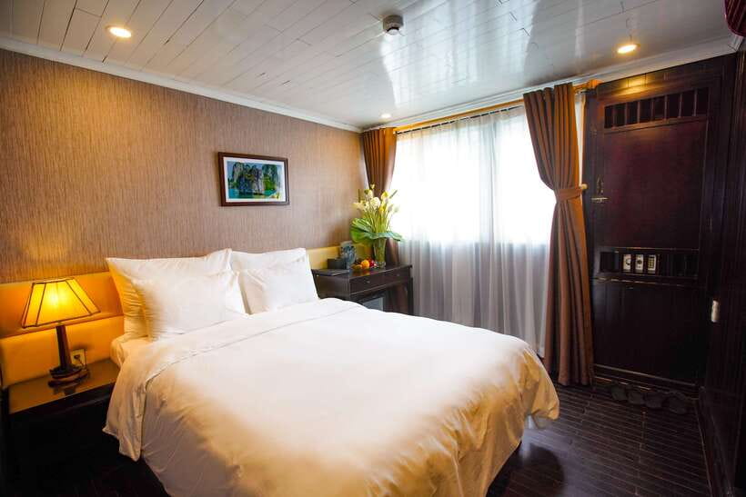4-star Halong Paloma Cruise 2D1N Trip - Tai Chi, tea, and the floating village of Vung Vieng