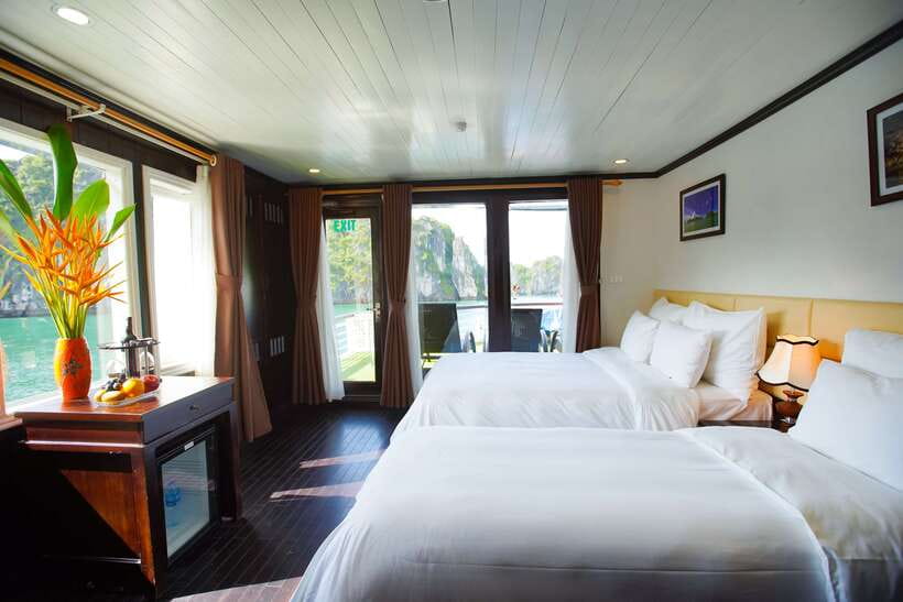 4-star Halong Paloma Cruise 2D1N Trip - Lunch, check-in, and the first views from the boat