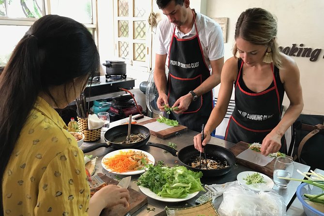 5 Traditional Dishes Hanoi Cooking Class with Market Trip - Returning to the studio for five Vietnamese recipes