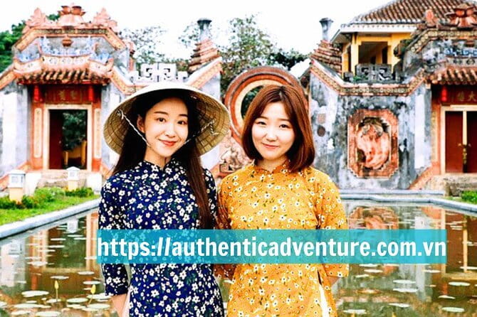 8 days 360° Vietnam Adventure from Hanoi - Ha Long Bay works best from the water