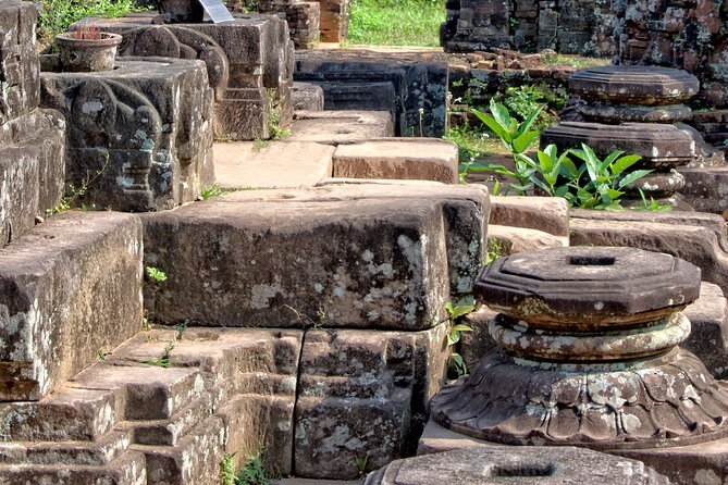 9-Day Tour of Vietnam with Airport Pick Up - Day 4: Flying south to Hoi An