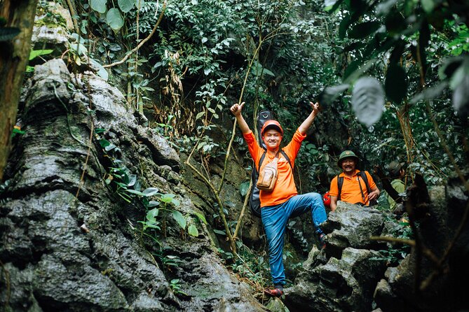 Abandoned Valley Adventure - E Cave & Golden Cave - 1D - Picnic lunch and a useful mid-day break