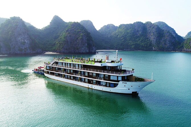 All-Inclusive 2 Day/1 Night Halong Luxury Cruise, Meals, Cave, Kayaking,Swimming - Why an overnight cruise works better than a day trip