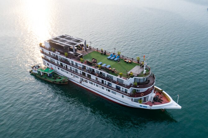 Amanda Cruise - Ha Long, Lan Ha Bay - All Inclusive 2D1N & 3D2N - Choosing between Ha Long Bay and Lan Ha Bay