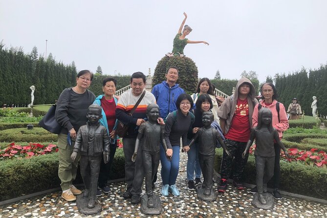 Ba Na Hills and Golden Bridge Full Day Tour Small Group - Golden Bridge: short walk, large photo stop