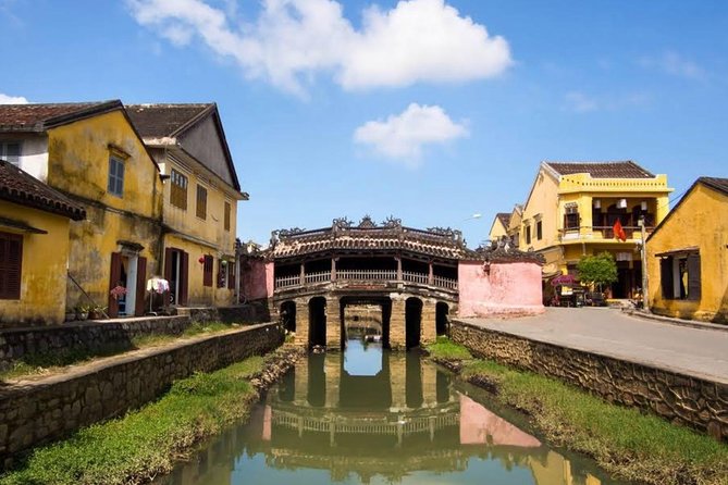 Basket Boat Tour, Hoi An city, boat trip and lantern release - What dinner adds to the afternoon