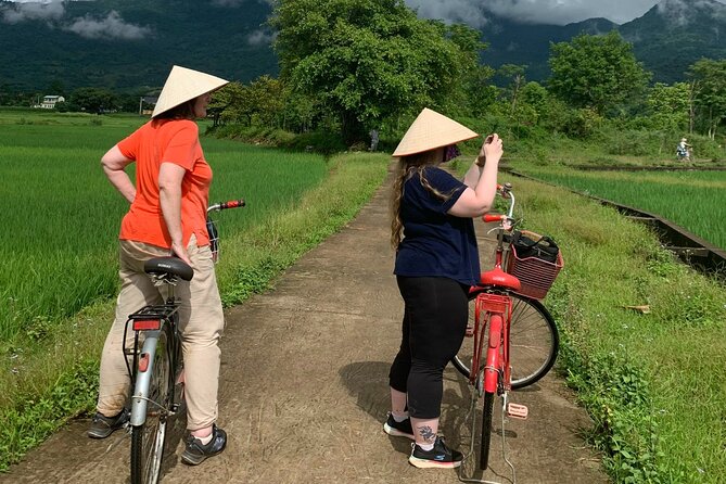 Bavi Eco Tour: Immerse in Authentic Village Life Outside Hanoi - Meeting Duoc at the tea farm