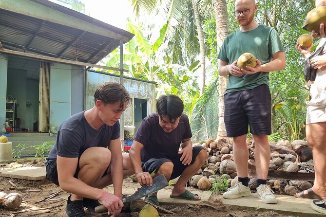 Ben Tre: Scooter, Culture, Sailboat and Mekong Food (Half Day) - Ben Tre market, fruit tasting, and backstreet views