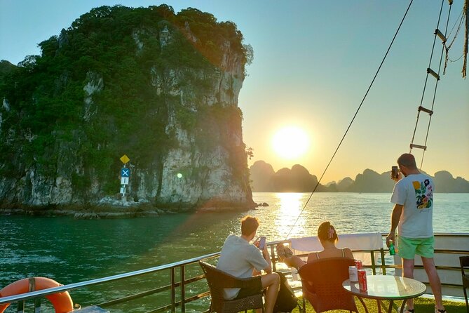 Best Price Halong Bay Full-Day Trip,Cave,Titop,Kayak By Transfer - Luon Cave by kayak or bamboo boat