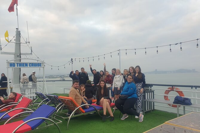 Best seller Halong bay 6 hours cruise - Titop Island and the climb to the viewpoint
