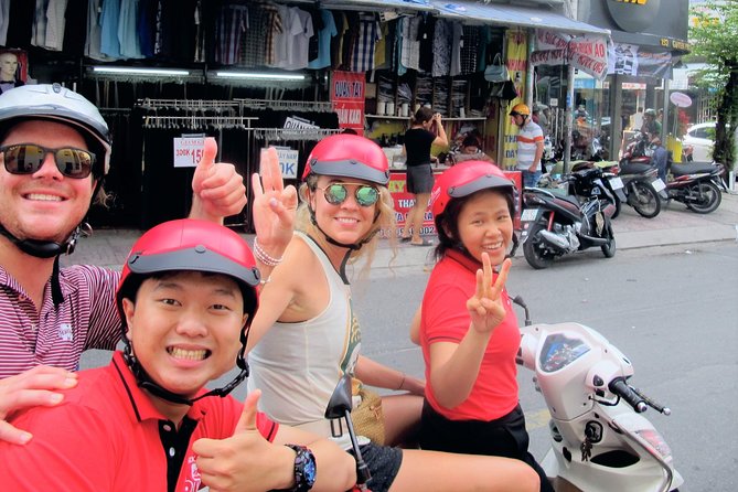 Big Eats & Small Seats - Green papaya salad and the first taste of Saigon street food