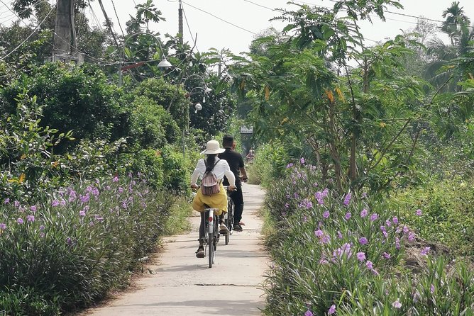 Cai Be Village - One-Day Mekong Delta Adventure - The 30-minute sampan ride through narrow channels