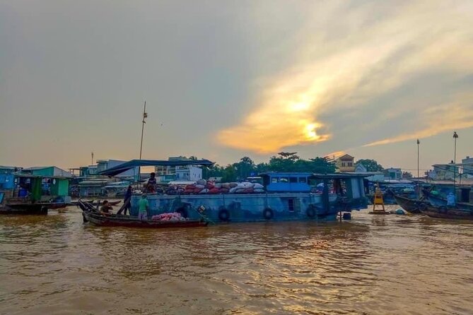 Cai Rang Floating Market Tour -Amazing Can Tho - The wooden boat ride from Ninh Kieu Wharf