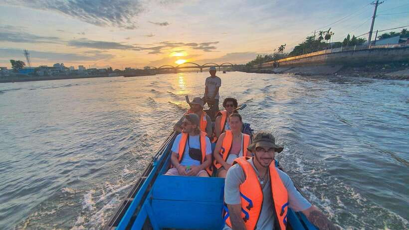 Can Tho: Floating Market & Mekong's Legacy( About 6 Pax) - Meeting a family who lives on the river