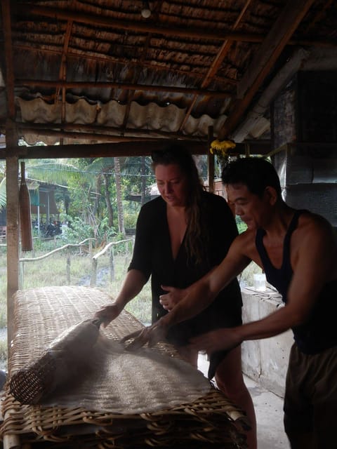 Can Tho: Mekong Delta and Cai Rang Floating Market Tour - Meeting local sellers on the water