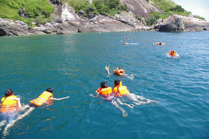 Cham Island Tour Snorkeling -Sunbathing - Nice Beach - Speedboat - The 25-Minute Speedboat Crossing