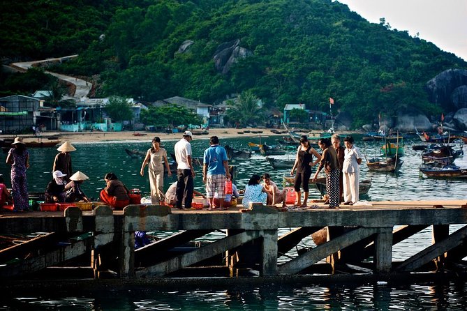 Cham Island Tour Snorkeling -Sunbathing - Nice Beach - Speedboat - Cu Lao Cham Museum, Au Thuyen, and Hon Lao