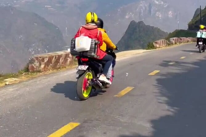 Cloud Dragon Skywalk and Silver Waterfall Tour From Sapa - The private ride and meeting point