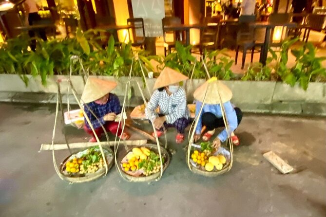 Coconut Jungle Eco & Hoi An City Tour With Boat Ride - How the guide affects the old town visit
