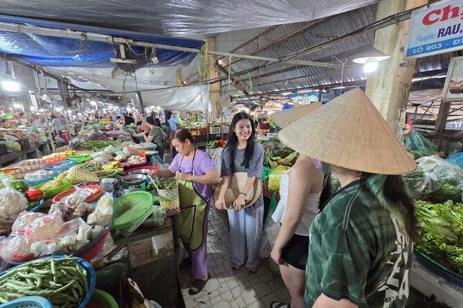 Cook 5 Dishes Authentic Vietnam Food and Market Adventure - Shopping for ingredients in a real Da Nang market
