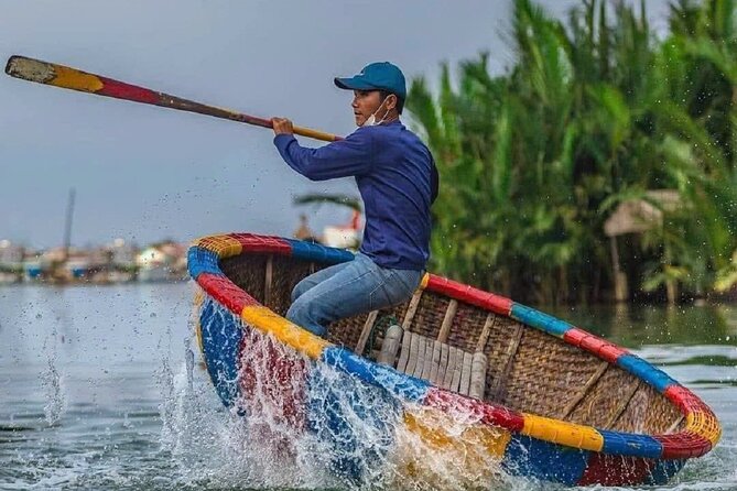 Cooking Class and Coconut Basket Boat Ride by Hangcoconut - Starting with market shopping in Hoi An