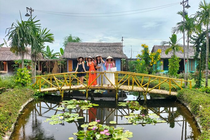 Cooking Class Hoi An - Organic Garden - Farming Tour-Handicrafts - Rice paper turns the class into a real hands-on lesson