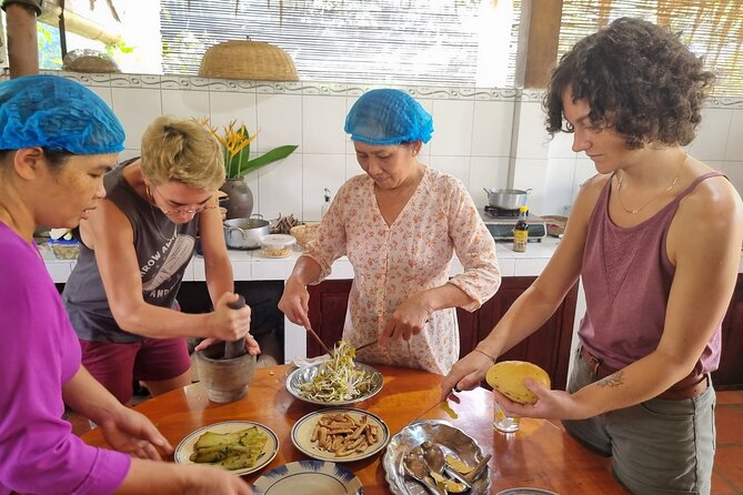 Cooking class & Vibrant Market by Scooter/Tuktuk (Half-Day) - Timing, group size, and practical comfort