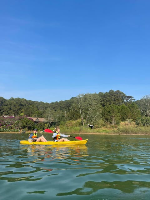 Da Lat: Tuyen Lam Lake Kayak or SUP Tour - Choosing between 5 a.m., morning, and sunset