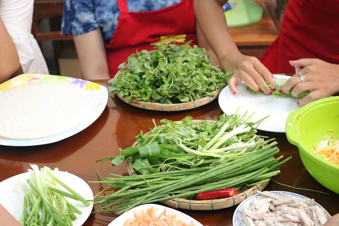 Da Nang Cooking Class with Coffee Tasting and Market Visit - Group size, timing, and meeting details