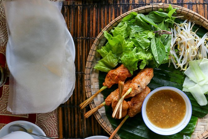 Da Nang Food Tour by Motorbike - The market stop and the balut challenge