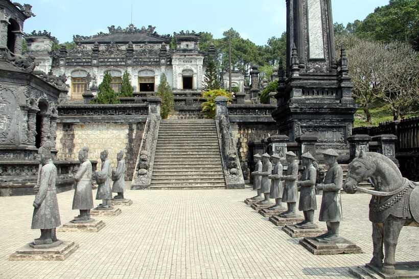 Da Nang/Hoi An: Hue City Full Day tour - Thien Mu Pagoda beside the river