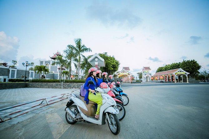 Da Nang Night Motorbike Tour & River Cruise Riding By Lady Rider - The local noodle dinner gives the evening a useful start