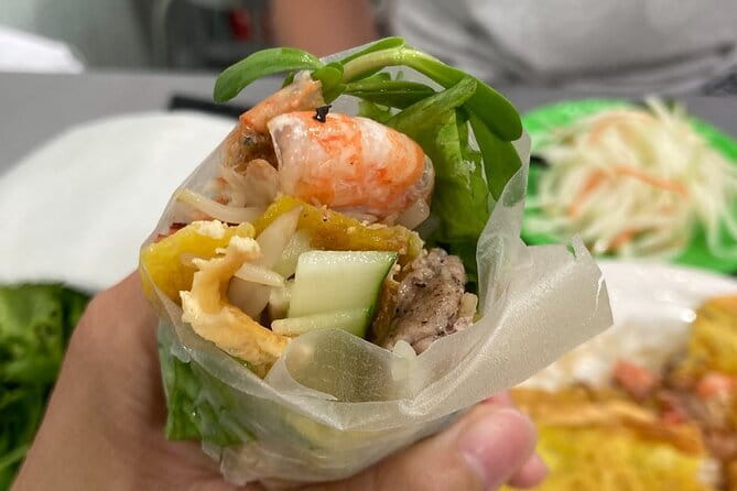 Da Nang Street Foodie Walking Tour - David’s guiding style and local context