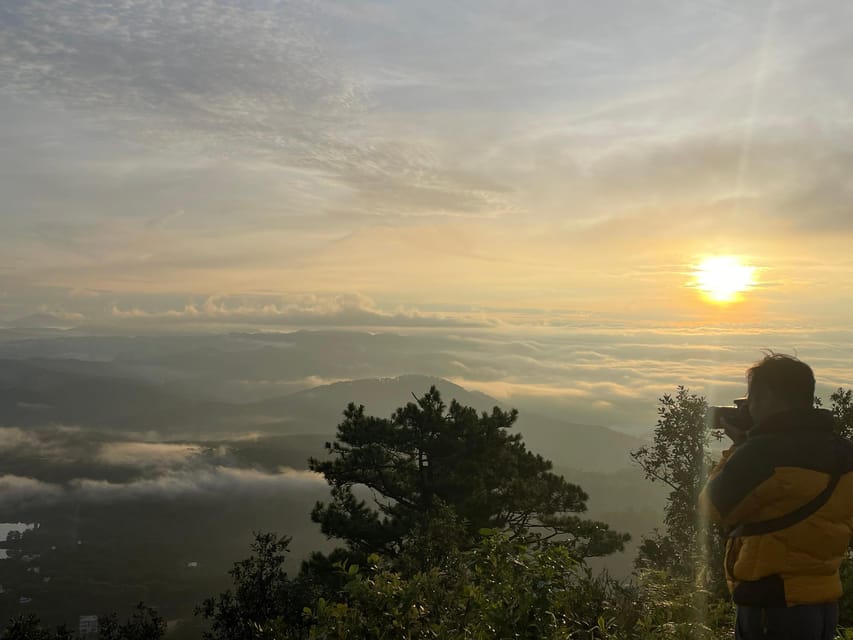 Dalat: Sunrise Trekking and Cloud Hunting experience - Photos, guides, and the human side