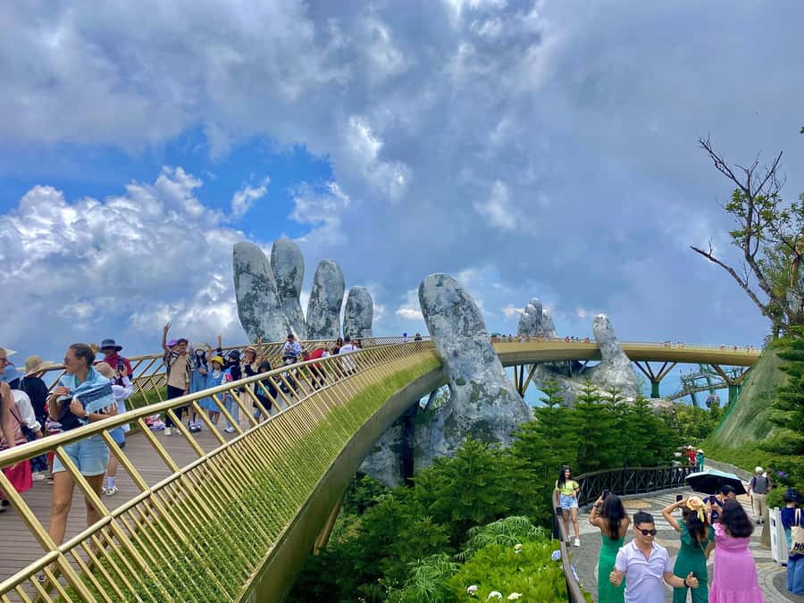 Danang: Golden Bridge by Private Car or Bus w hotel pickup - Who should book this transfer