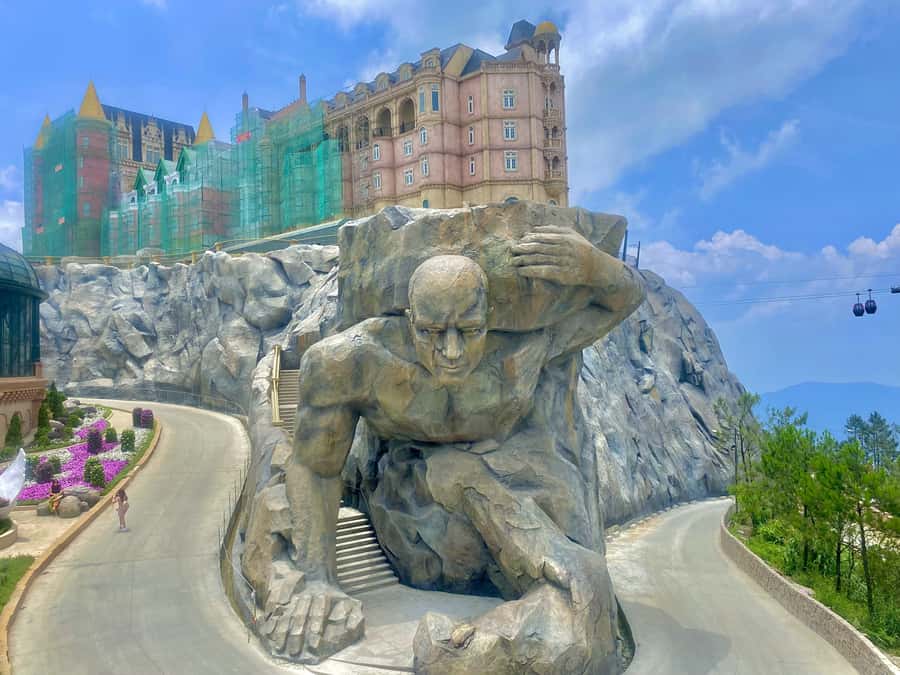 Danang: Golden Bridge by Private Car or Bus w hotel pickup - Lunch and the long middle of the day