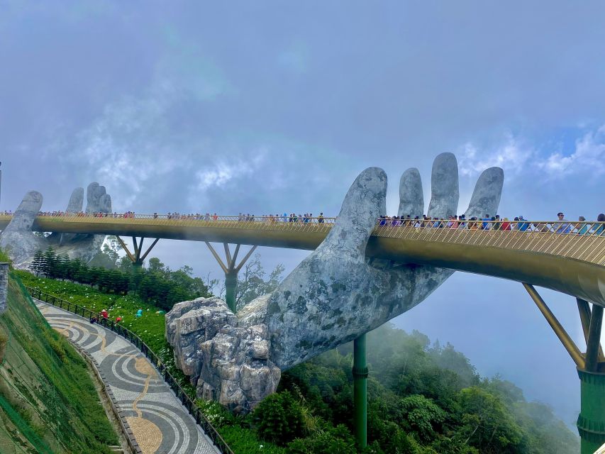 Danang: Golden Bridge by Private Car or Bus w hotel pickup - The souvenir stop on the way back